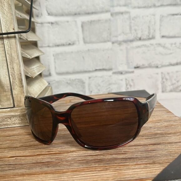 Islander Eyes Sunglasses - Picture 2 of 6